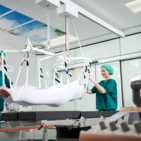 Enable more efficient transfers for bariatric patients with ceiling hoist systems.