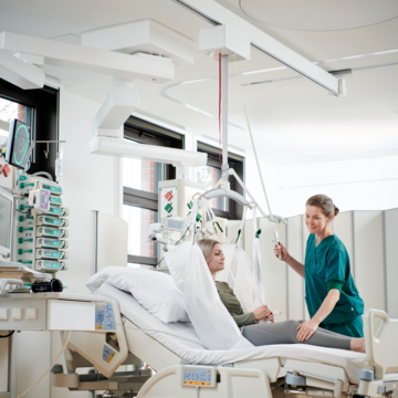 Nurses can quickly and safely adjust the ceiling hoist system to meet the needs of each patient