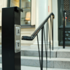 Close-up van Stepless SLP model C platformlift bij Stockholm Stadshotell