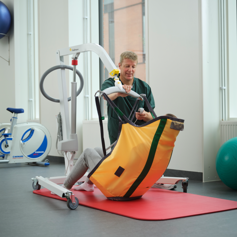 GL6 Advanced mobile lifter used for rehabilitation and physiotherapy